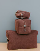 نمای کامل کیف بزرگ جیر قهوهای با بند قابل نصب