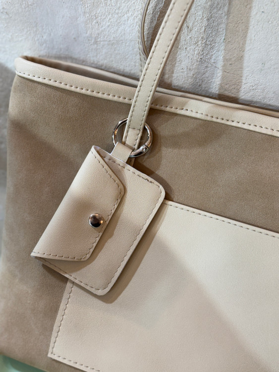 جاکارتی چرمی کرم